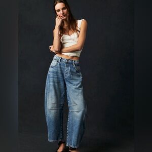 We The Free Good Luck Mid-Rise
Barrel Jeans